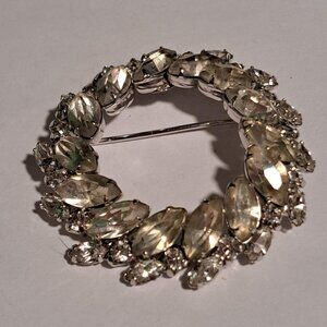 Jay Flex sterling circular wreath brooch vintage and beautiful